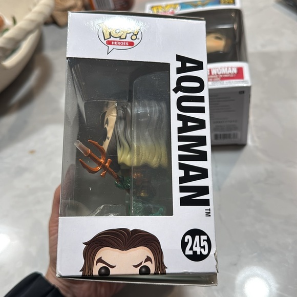 Funko Pop Aquaman Vinyl Figure - Picture 3 of 5